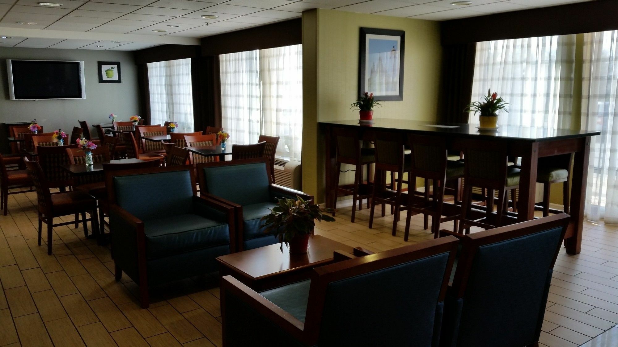 Express & Allentown-dorney Park Area By Ihg Hotel